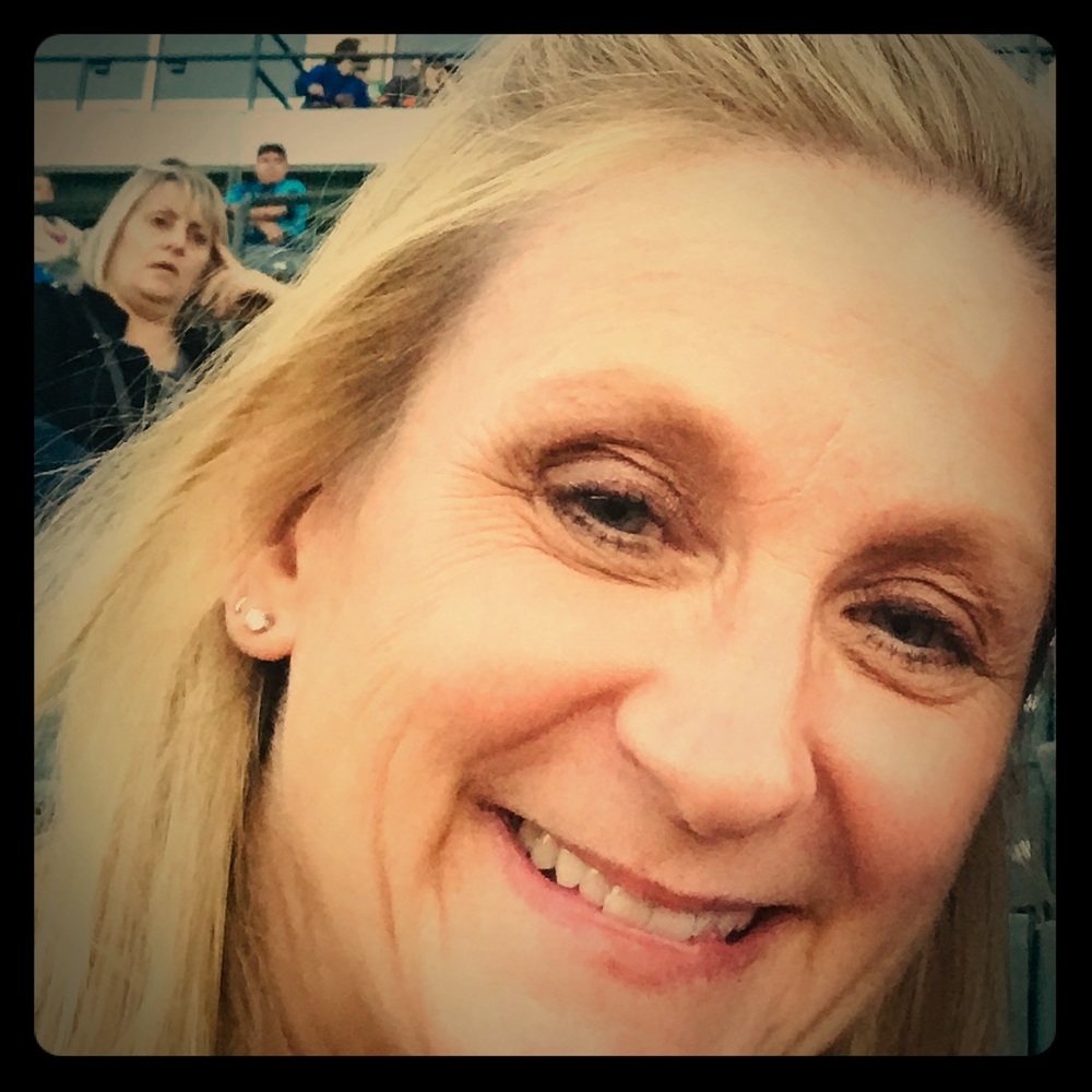 Meet your Posher, Debbie